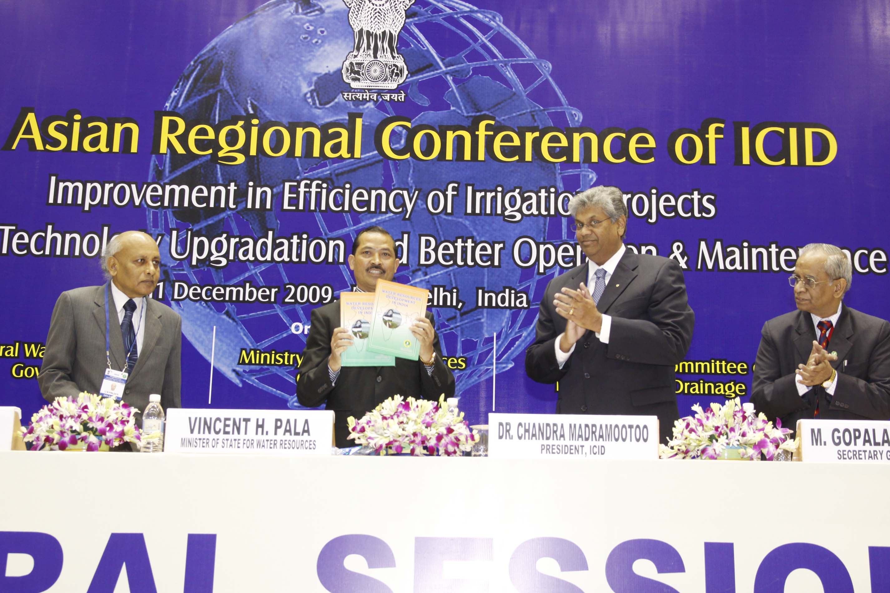 Hon'ble Minister releasing the Publication during 5th Asian Regional Conference, New Delhi, 2009